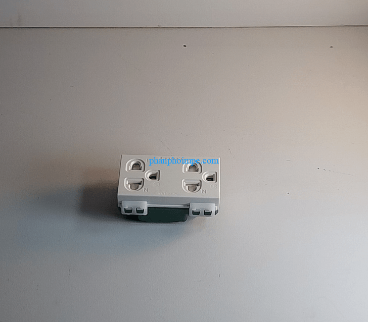 Bảng giá ổ cắm đôi 3 chấu Panasonic âm tường 2 Ổ cắm đôi 3 chấu Panasonic âm tường